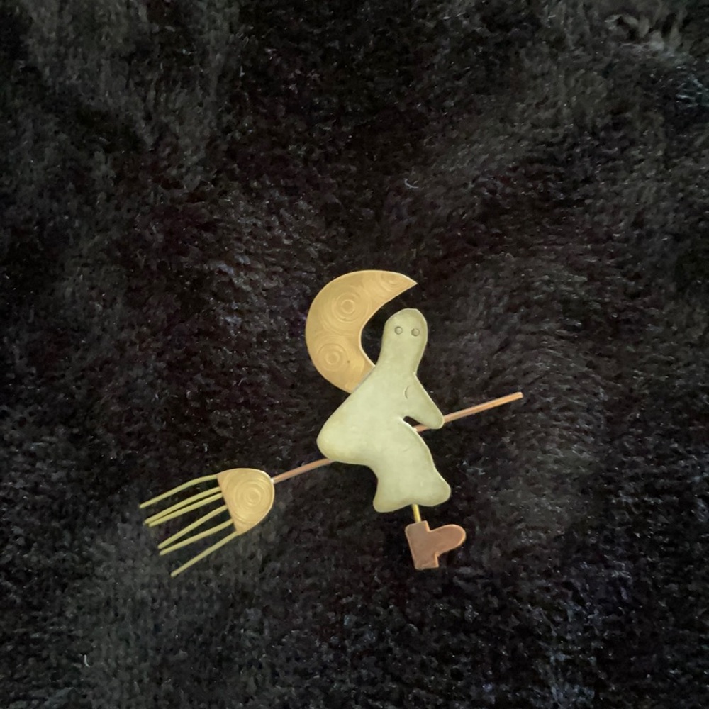 Halloween pin